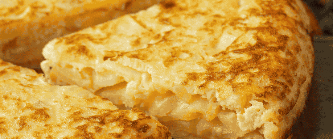 Receta de la Tortilla de Patatas con Cebolla de la Abuela